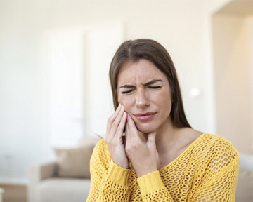 Причини жахливого зубного болю